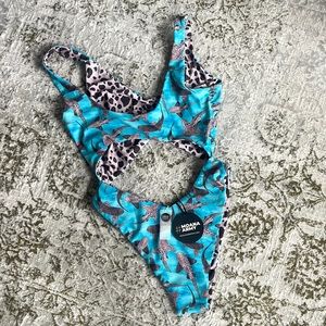 Moana Rippling Reef, size L NWT